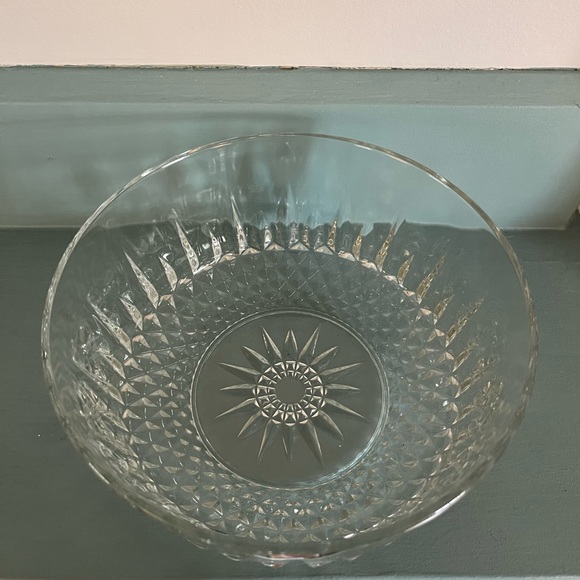 Vintage Diamant Starburst Patterned Brilliant Cut French Arcoroc Round Bowl - Picture 5 of 11